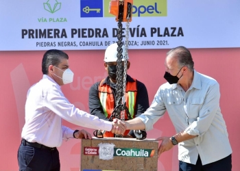 Colocan primera piedra de Plaza Vía Coppel en Piedras Negras
