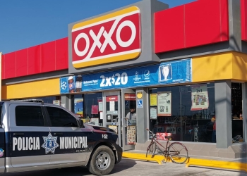 Solitario ladrón roba más de dos mil pesos en tienda de conveniencia