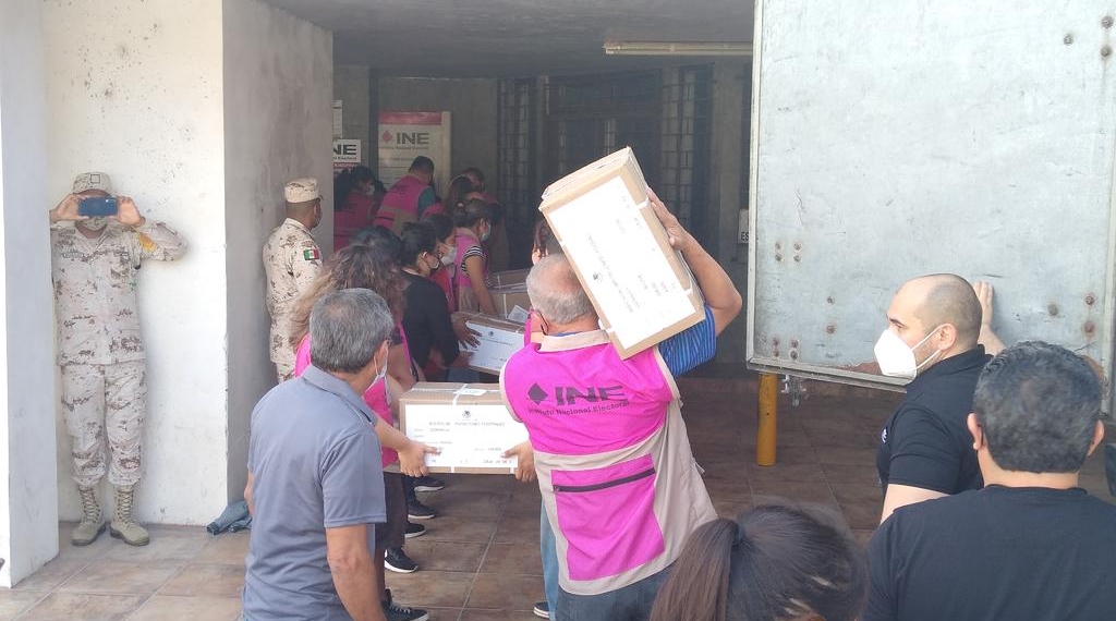 Participan autoridades policiacas en operativo para resguardar boletas electorales