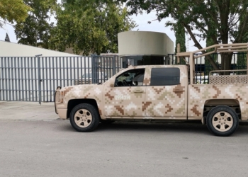 Decomisan marihuana y detienen a dos en retén militar