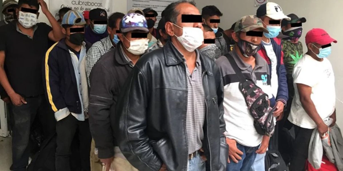 Detienen a 33 sujetos que viajaban en autobús con tubos y palos en Naucalpan; denuncian delitos electorales