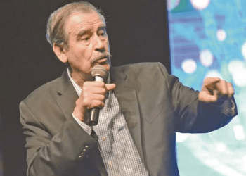 Fox pide no participar en consulta contra expresidentes; la llama “farsa”