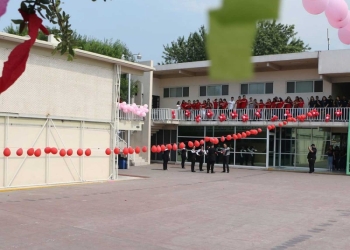 Detectan primer caso de covid-19 en regreso a clases en NL