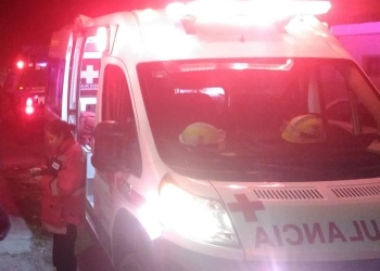 Entre dos lesionan a joven con arma blanca