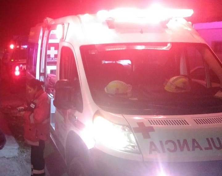 Entre dos lesionan a joven con arma blanca