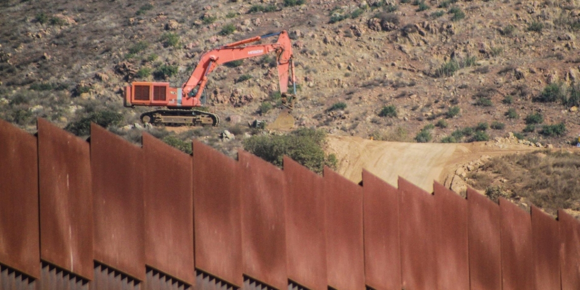 Texas asigna 250 mdd para construir su propio muro fronterizo con México