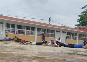 Grupo armado roba boletas en Lagunas, Oaxaca; funcionarios de casilla terminan pecho tierra