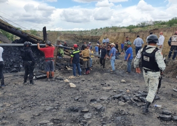 Identifican a trabajadores atrapados en mina de Múzquiz