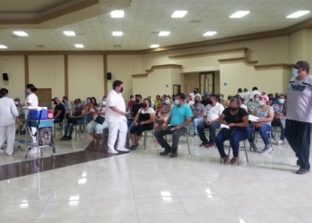 Arranca jornada de vacunación de 40 a 49 años