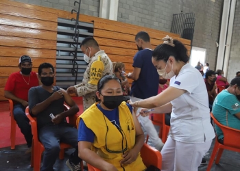 Se aplican 8, 200 dosis diarias en jornada de vacunación Anticovid19