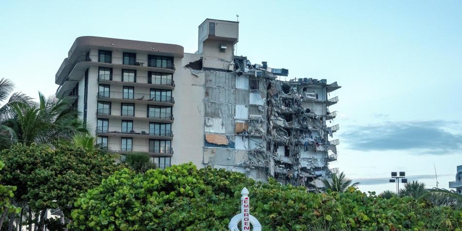Encuentran 3 cadáveres más en restos de edificio en Florida