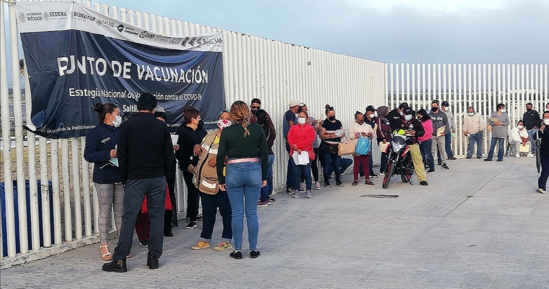 Vacunan a varios grupos