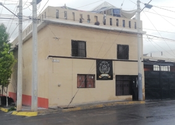 Denuncian golpes y gritos