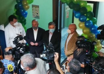 Se inauguran laboratorios  en el Hospital Universitario