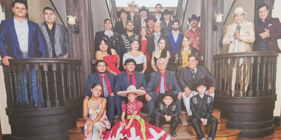 Se estrena exposición en el enrejado