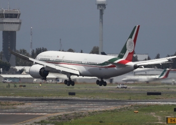 Usan avión presidencial para llevar a Tokio el equipo que usarán los atletas olímpicos