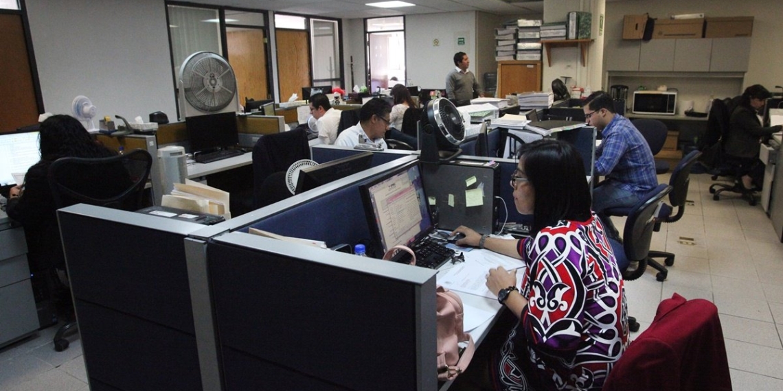 Burócratas regresarán a la oficina el 2 de agosto