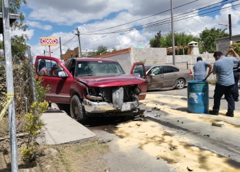 Chocan de frente sobre transitada avenida