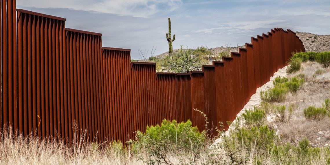 Gobierno de Biden cancela los primeros contratos para la construcción del muro en la frontera con México