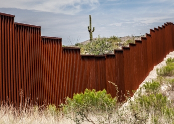 Gobierno de Biden cancela los primeros contratos para la construcción del muro en la frontera con México