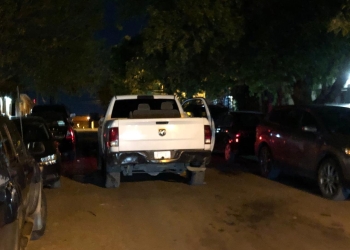 Roban y ocasionan daños en tienda de abarrotes