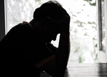 Ante el aumento de suicidios, Línea de la vida sigue operando