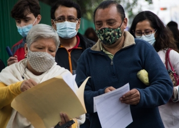 Secretaría de Salud debe informar sobre personas que recaban datos en módulos de vacunación: INAI