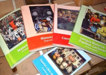 Gobierno prepara cambio en los libros de texto gratuitos