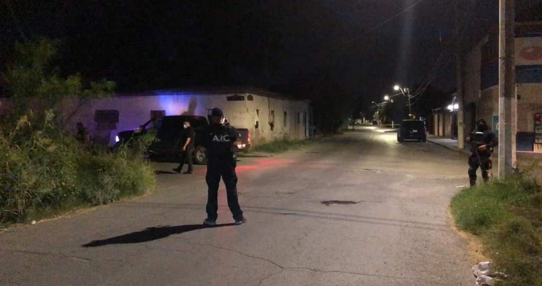 Detienen a pareja tras reporte de disparos y persecución