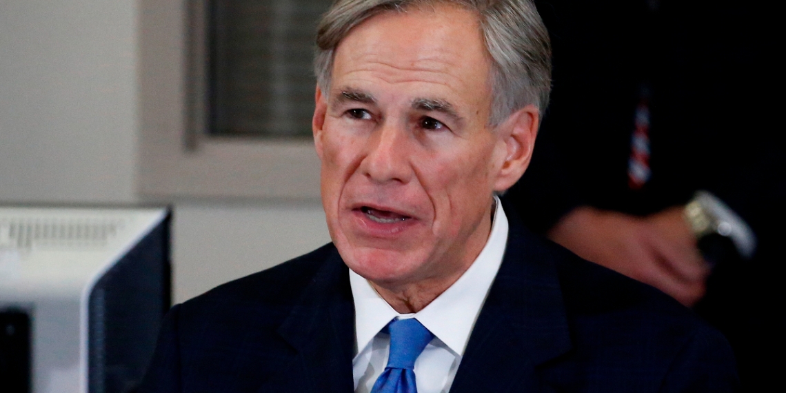 Corte de Texas propina revés al gobernador Greg Abbott sobre el uso de cubrebocas