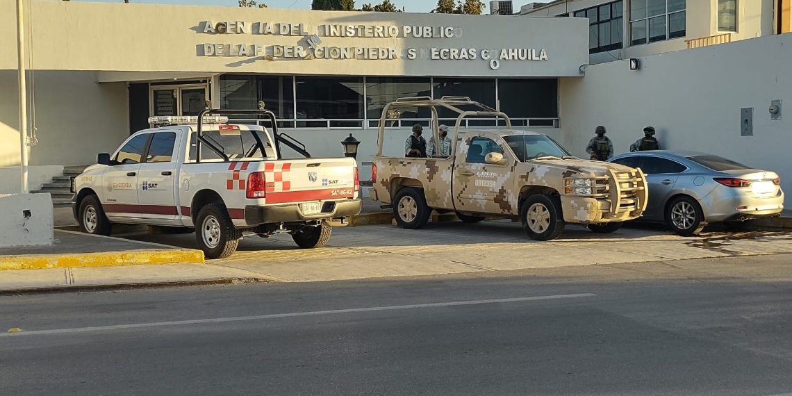 Decomisan armas de fuego y mas de mil cartuchos en autobús de viajes turísticos
