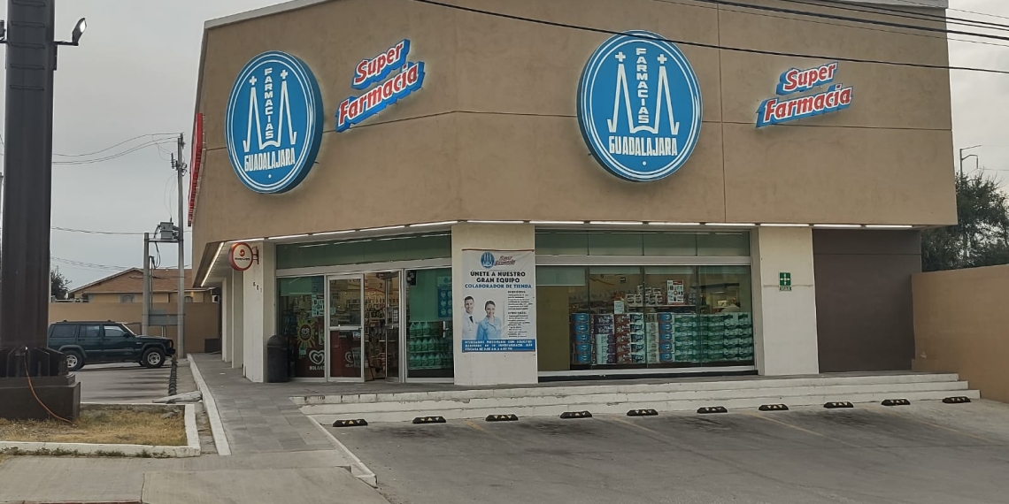 Asaltan farmacia al amanecer