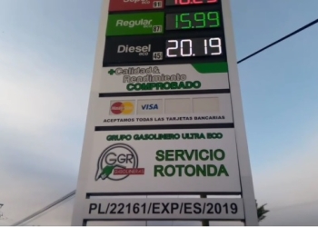 Abren gasolinera construida sobre un arroyo