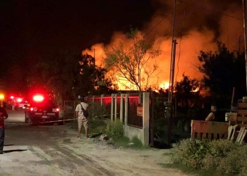 Indagan si incendio en tarimera fue accidental o intencional