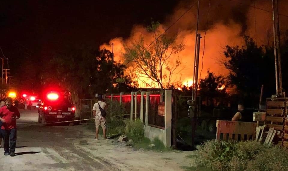 Indagan si incendio en tarimera fue accidental o intencional