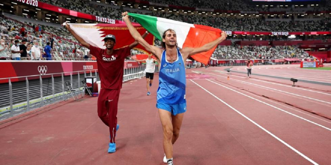 ¡Se van a michas! Atletas olímpicos comparten medalla de oro
