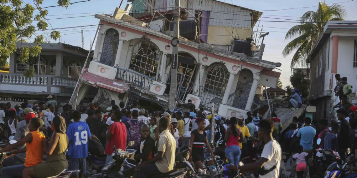 Asciende a 724 los muertos por sismo en Haití