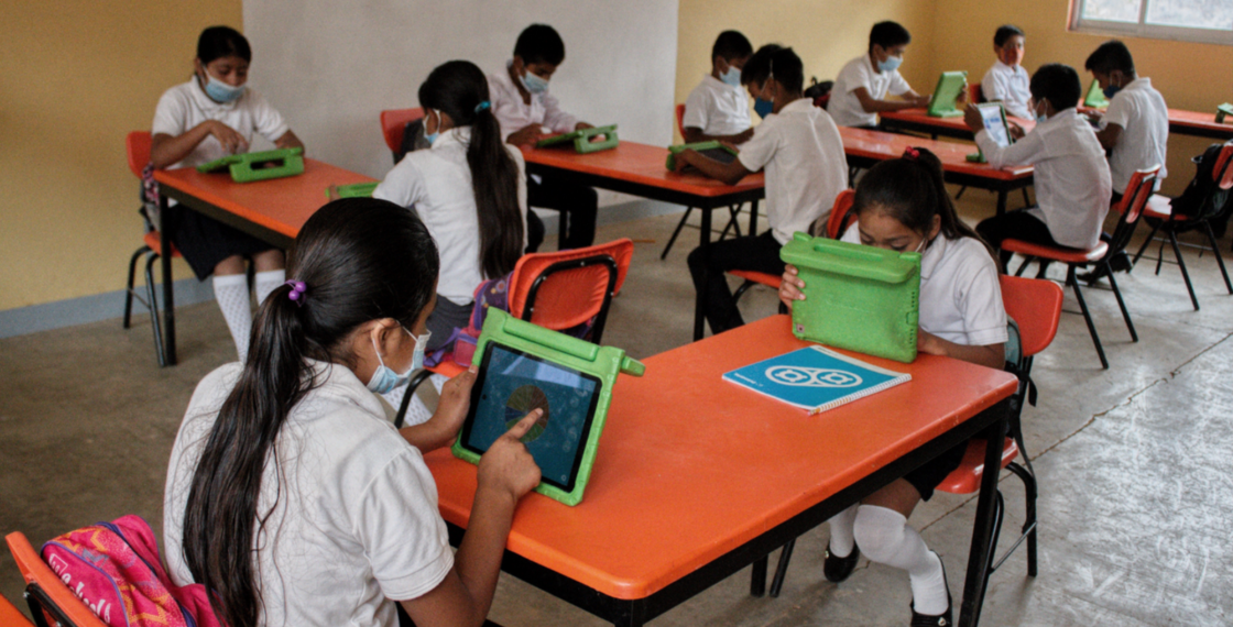 AMLO pide volver a escuelas, pero padres y expertos temen ante la potente tercera ola