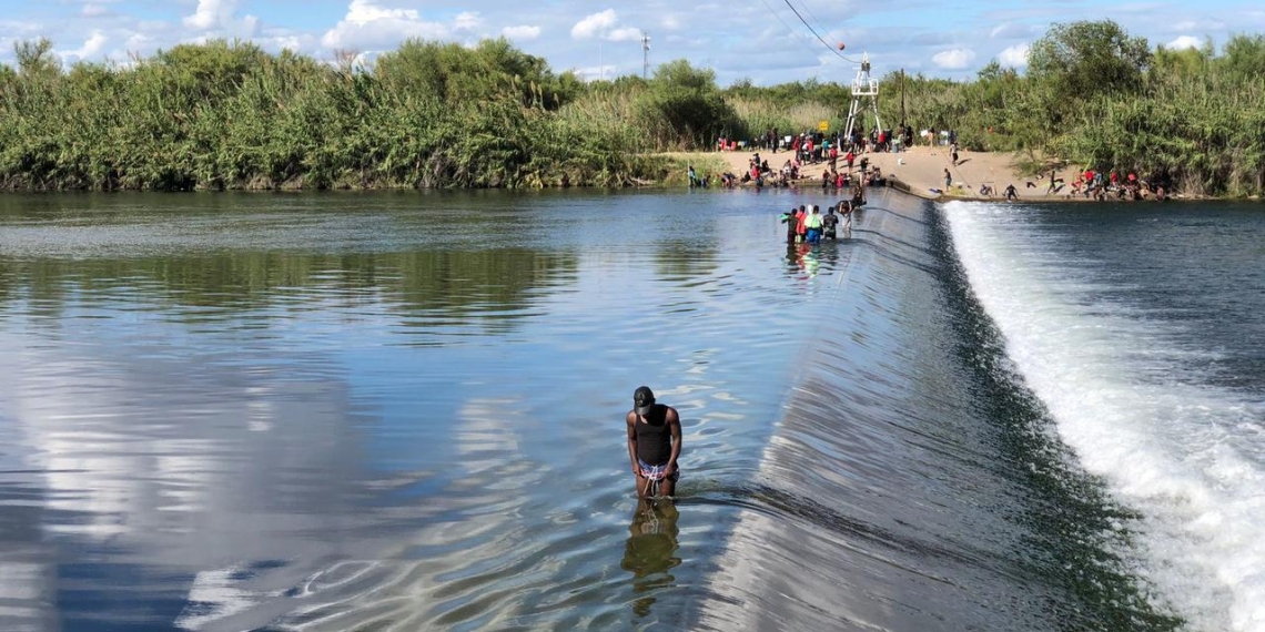 Acuña se prepara para deportación de 1630 haitianos