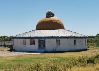 Menor de edad roba en iglesia