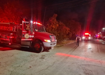 Ladrón le prende fuego a casa con familia adentro