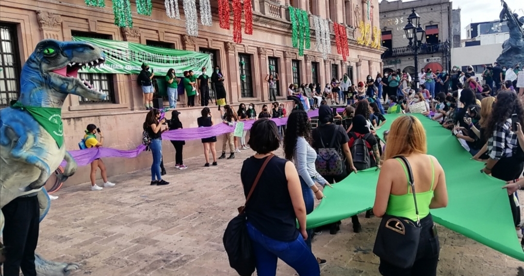 Pintan la tarde de verde