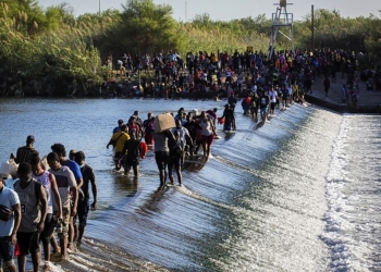 Alrededor de 20 migrantes encontrados