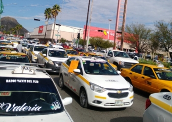 Sigue el problema con los taxistas