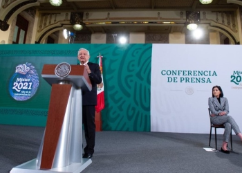 AMLO condena violencia durante marcha a favor de aborto