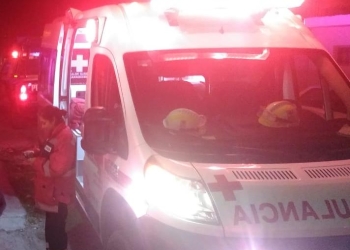 Lo golpean con barrote de madera