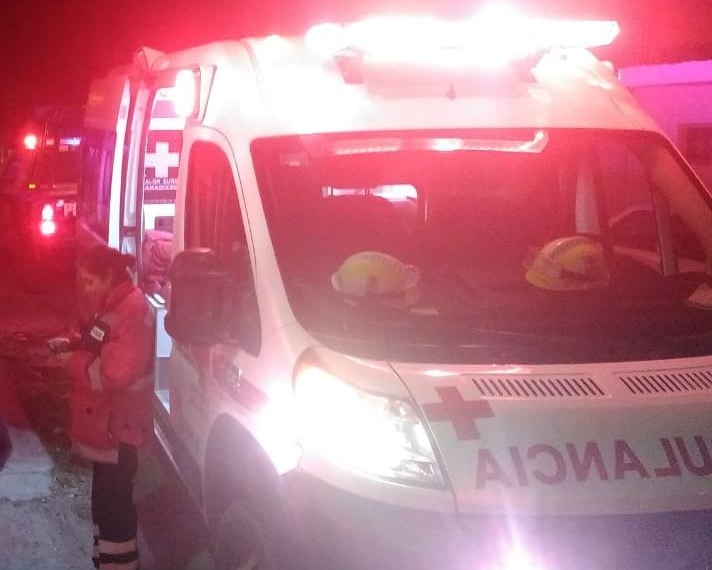 Lo golpean con barrote de madera