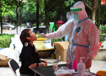 Prohíbe ciudad china salida de sus habitantes
