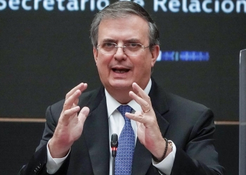 Ebrard llega a la Casa Blanca; participará en Diálogo Económico
