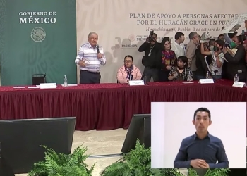 Damnificados del huracán ‘Grace’ irrumpen discurso de AMLO